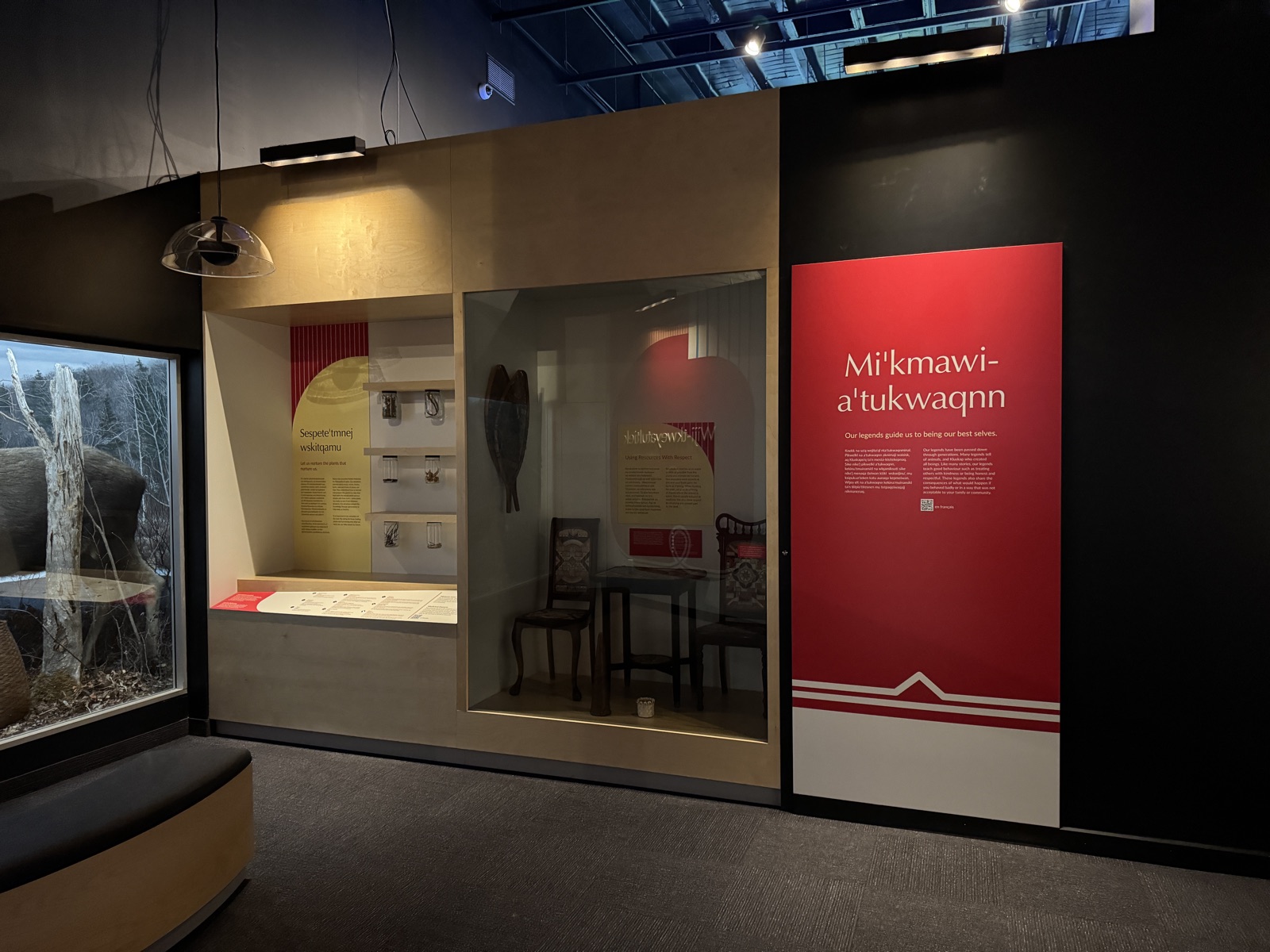 Mi'kmawi-a'tukwaqnn — Power and Politics zone with red panel and artifact cases
